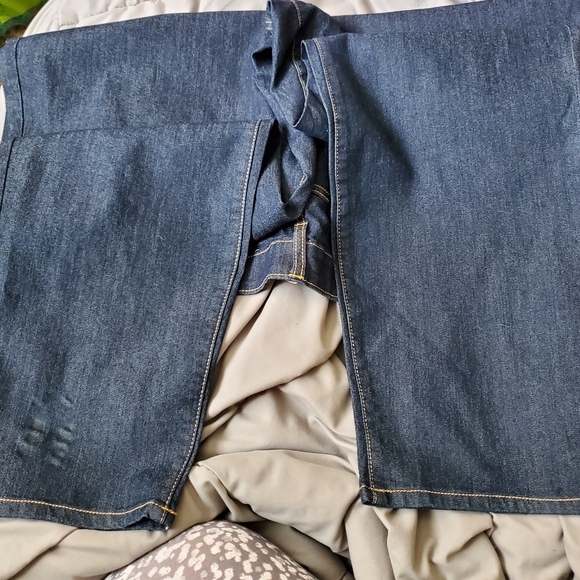 Torrid dark washed jeans size 30T - Picture 4 of 4